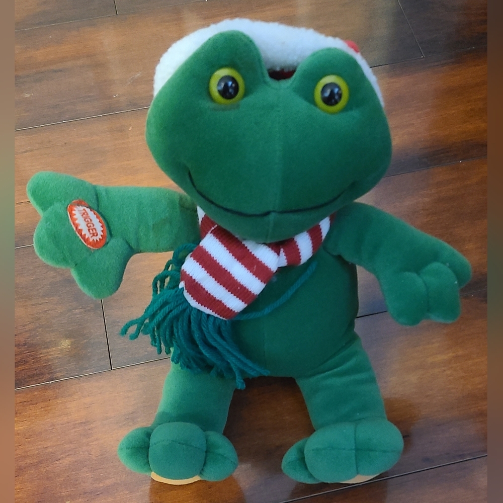 VTG Rare  Dillards Animated Green Christmas Frog Plush
